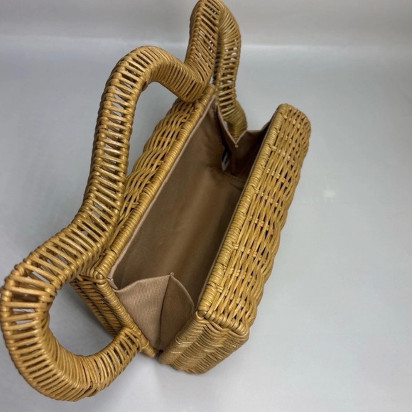 NWT Cult Gaia Elsa Clutch - Picture 4 of 4